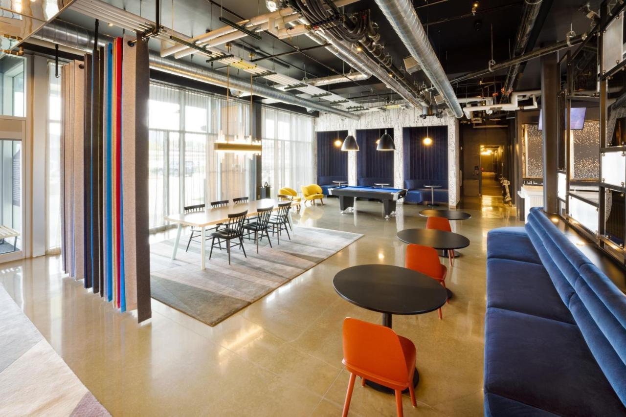 Aloft Austin Airport Hotel Exterior photo