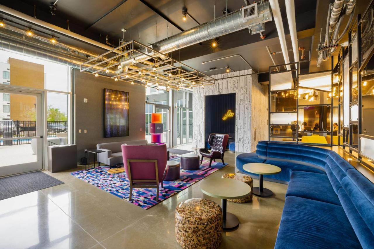 Aloft Austin Airport Hotel Exterior photo
