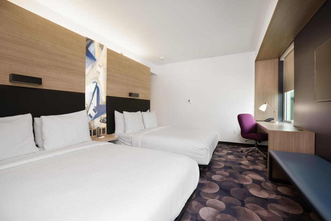 Aloft Austin Airport Hotel Exterior photo