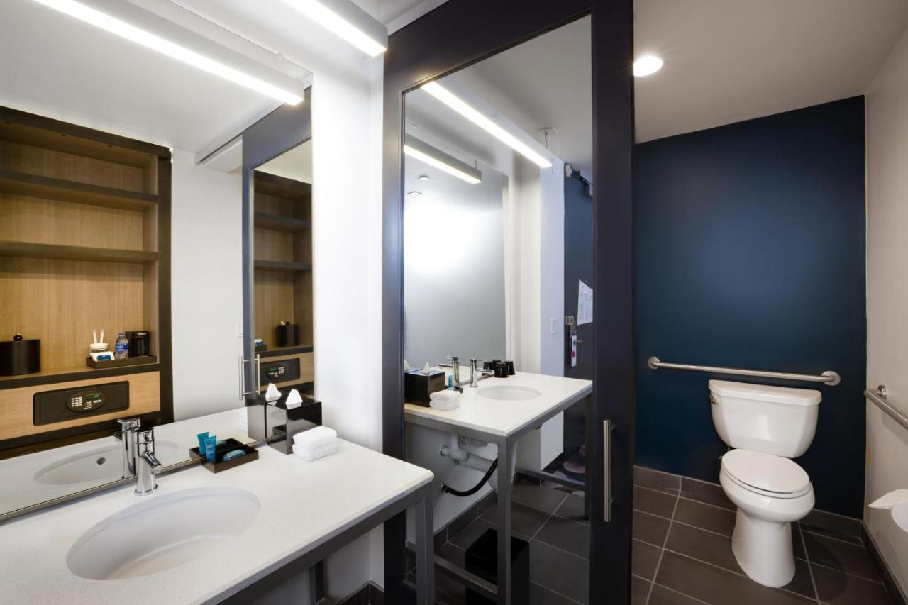 Aloft Austin Airport Hotel Exterior photo